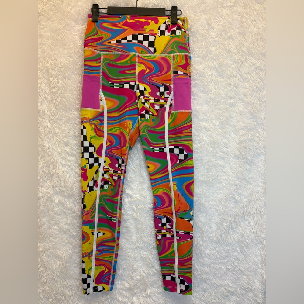 🌈 Peloton x Brittany Allen Printed Cargo Leggings | Activewear | Size Medium 🌈✨ - Picture 10 of 17